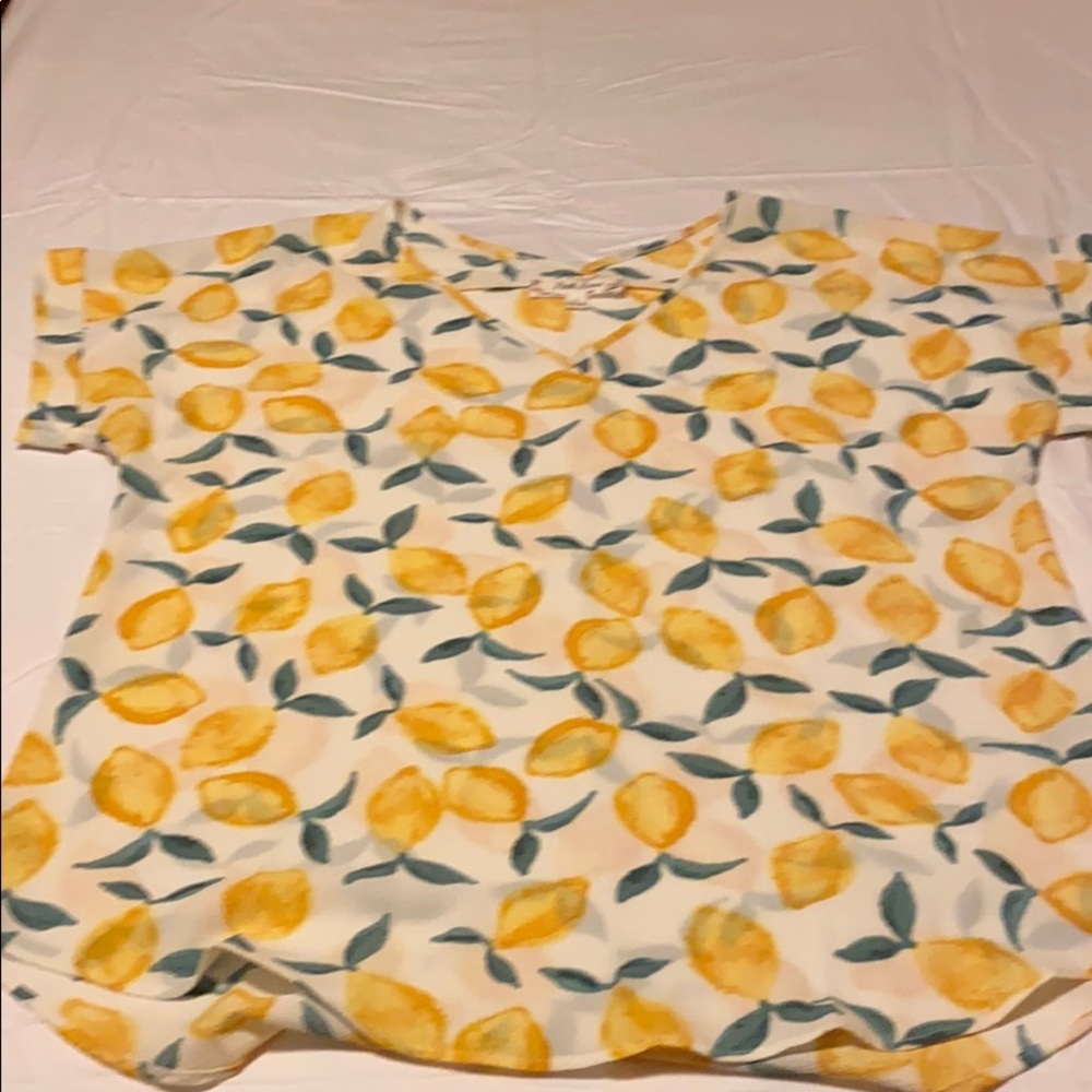 Summertime lemon 🍋 blouse